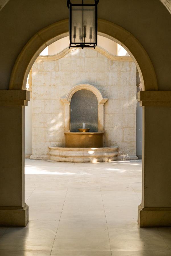 מלון גרייס ביי The Regent Grand מראה חיצוני תמונה